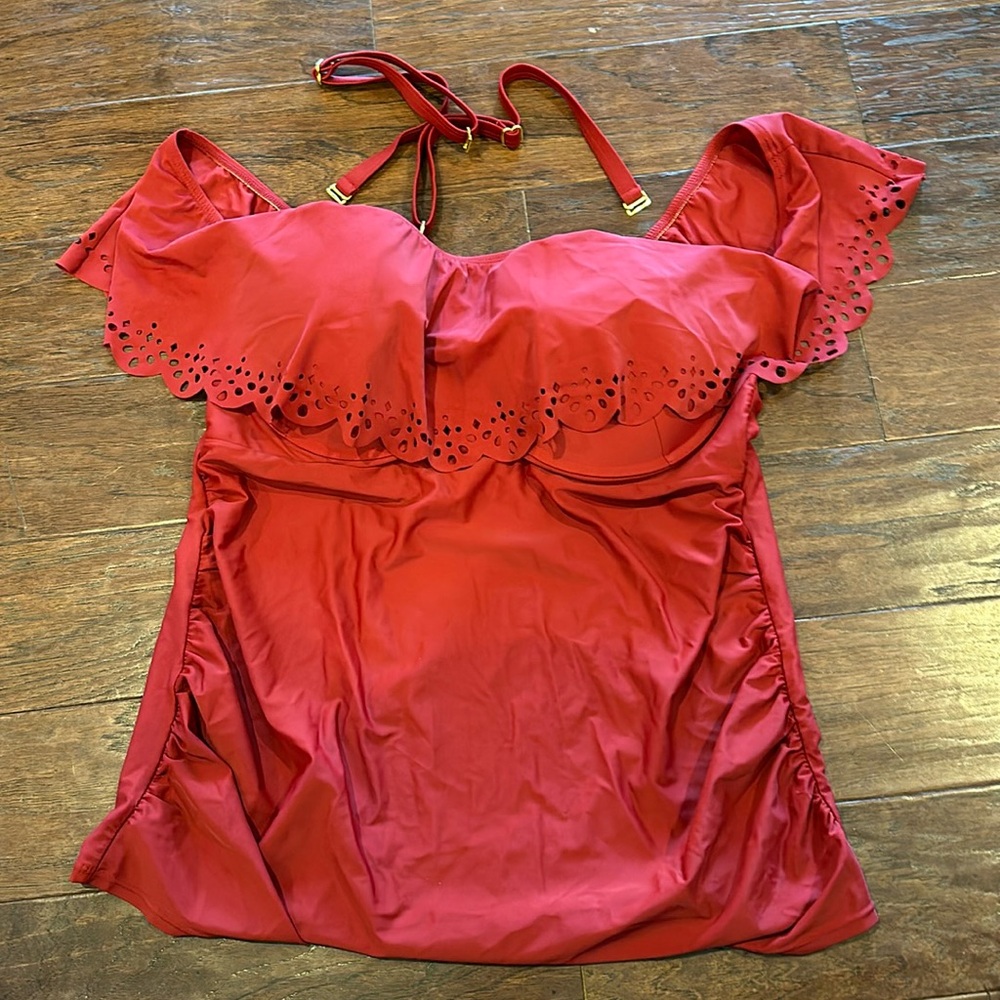 Laser cut off shoulder Cacique Bra Size Tankini top! 40DDD